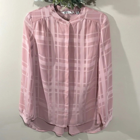 Isaac Mizrahi Live! Long Sleeve Pink Plaid Button Front Blouse 8 - Picture 1 of 16